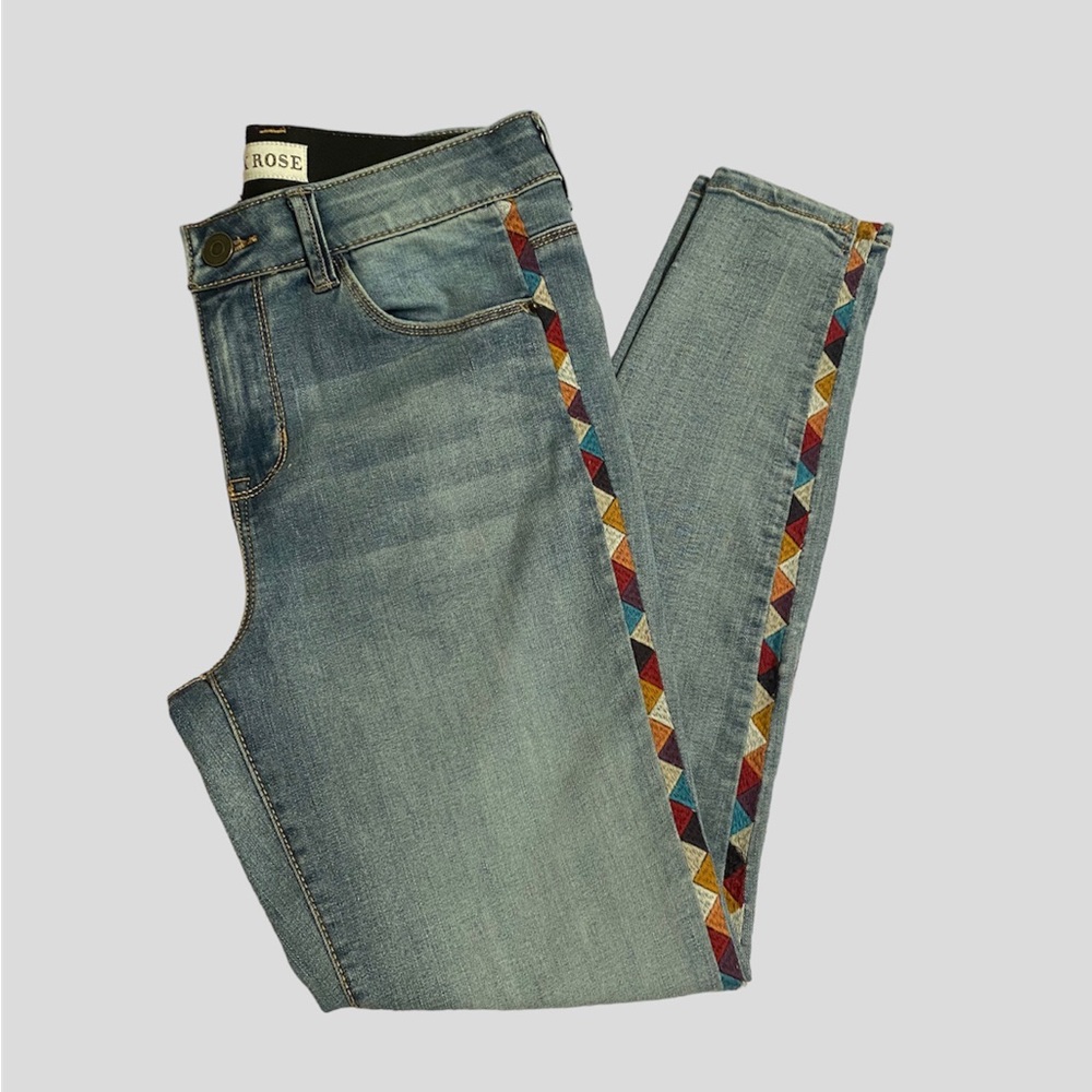 Knox Rose Embroidered Midrise Skinny Jeans, size 4